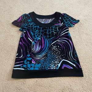 💜 5 for $25 Purple, blue and black short sleeve blouse.